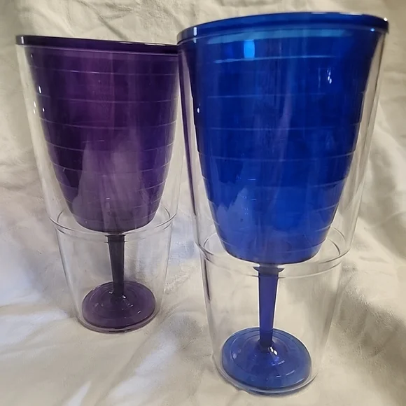 Set Of 2 Tervis Tumbler 32 oz Wine Glass Tumblers Plastic Blue Purple Cups